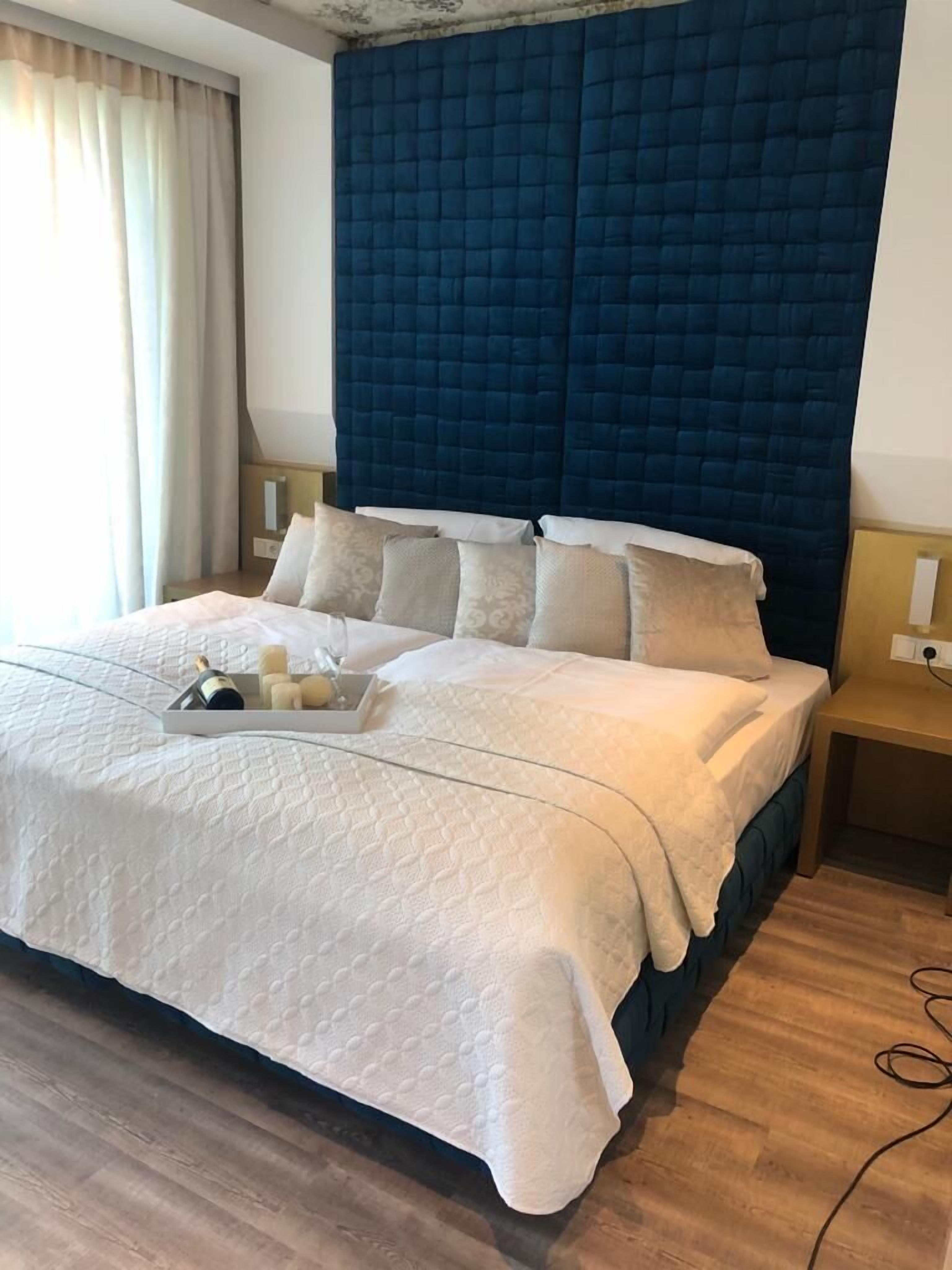 deluxe double room, balcony | individually decorated, individually furnished, desk, laptop workspace