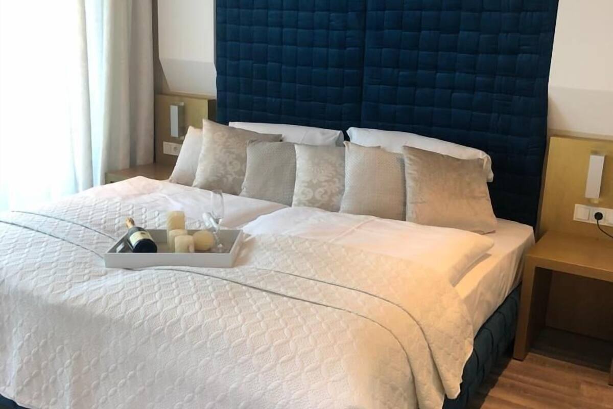 deluxe double room, balcony | individually decorated, individually furnished, desk, laptop workspace