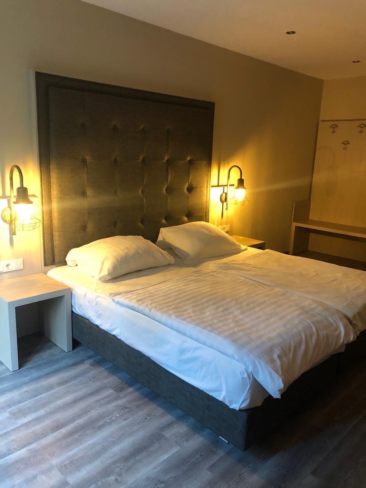 deluxe double room | individually decorated, individually furnished, desk, laptop workspace