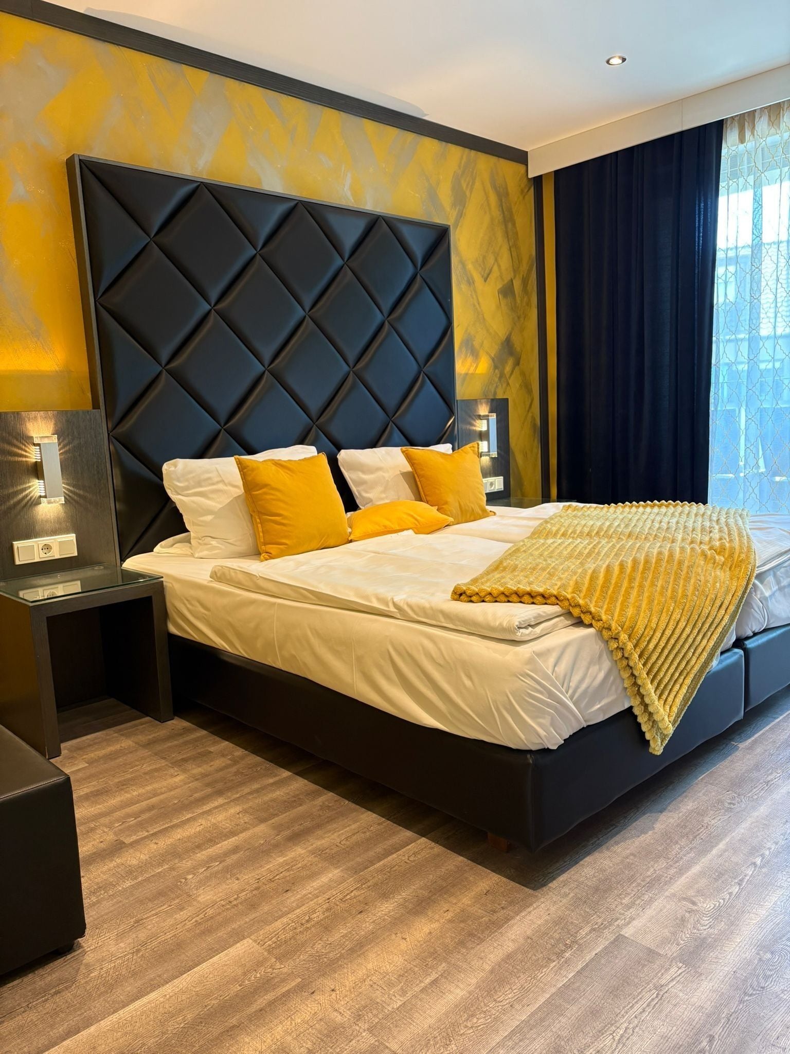 Deluxe-Doppelzimmer, Balkon | Individuell dekoriert, individuell eingerichtet, Schreibtisch