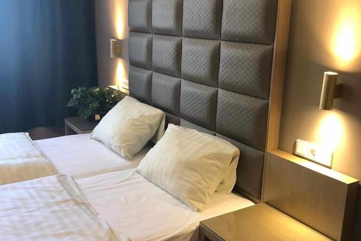 individually decorated, individually furnished, desk, laptop workspace