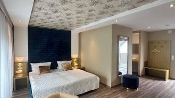 Decoración personalizada, muebles diferentes y escritorio