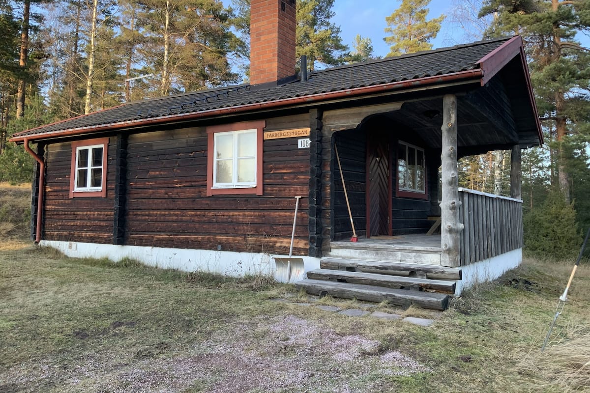 Cabin (5 Beds, 108) | 2 bedrooms, cribs (free), WiFi (free), individually decorated
