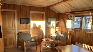 Huisje (4 Beds, 106) | 2 slaapkamers, gratis babybedden, gratis wifi, individueel gedecoreerd