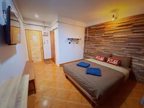 Escrivaninha, Wi-Fi de cortesia, roupa de cama