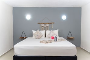 Classic Room, 1 Double Bed | Minibar, in-room safe, iron/ironing board, free WiFi