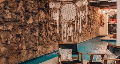 Ahava Hotel