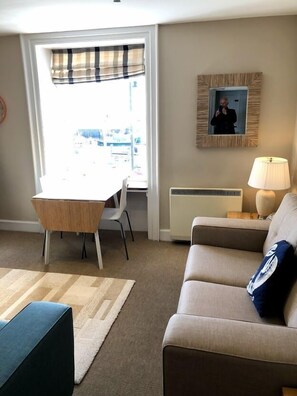 Apartment (Sadpiper) | Living area | Flat-screen TV - Tay Pearls - The Nestings (Arbroath)