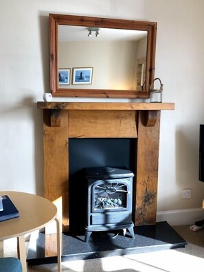 Fireplace - Tay Pearls - The Nestings (Arbroath)