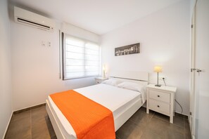 4 habitaciones, tabla de planchar con plancha y wifi gratis 