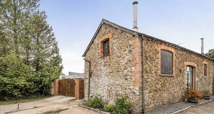 Granary Barn, A Rural Retreat - Private Hot Tub,