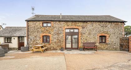 Granary Barn, A Rural Retreat - Private Hot Tub,