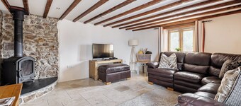 Granary Barn, A Rural Retreat - Private Hot Tub,