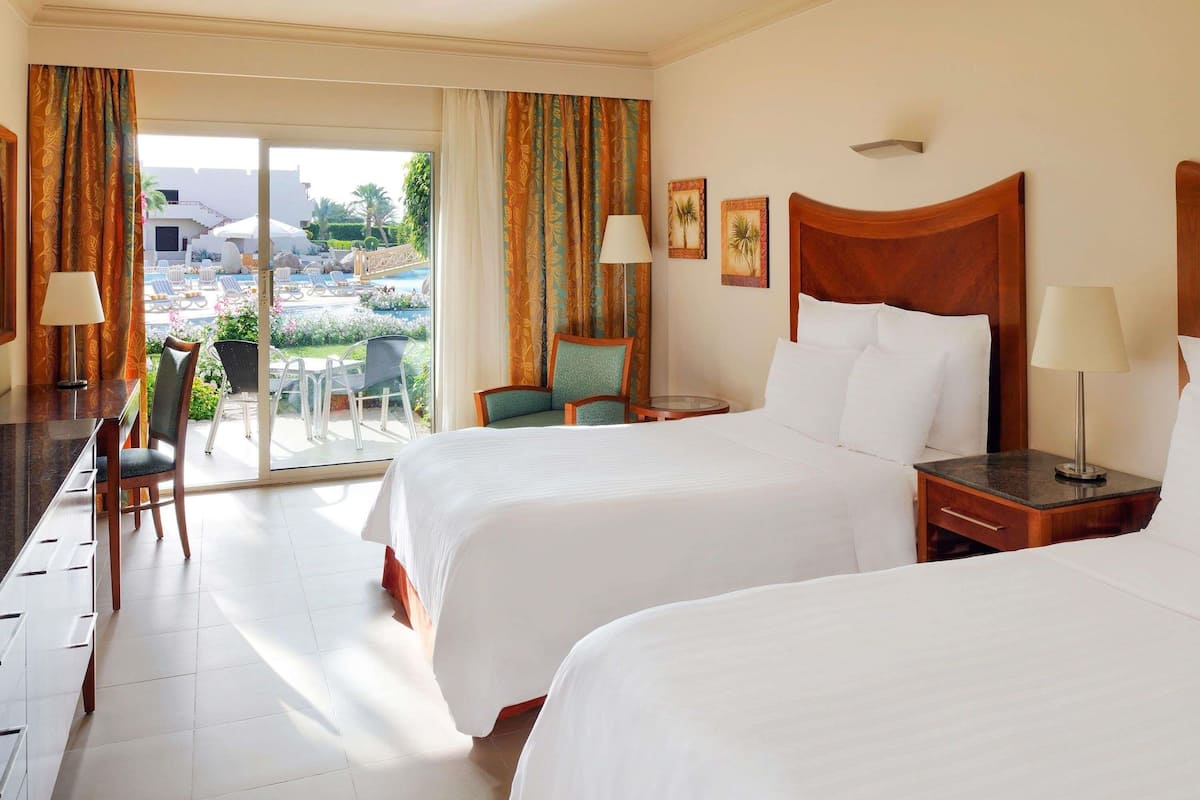 Minibar, in-room safe, iron/ironing board, free WiFi