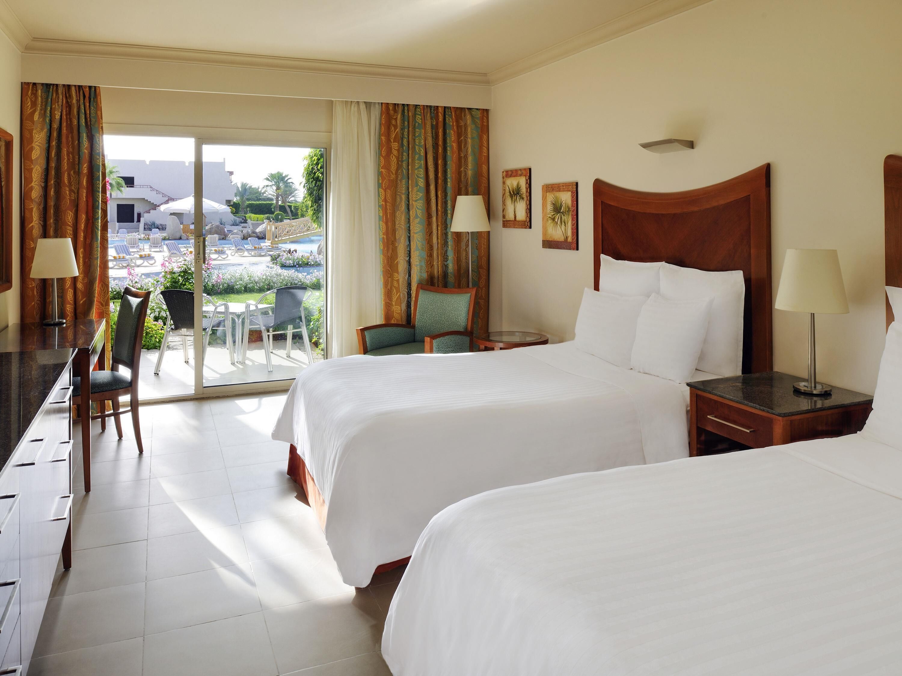 Minibar, in-room safe, iron/ironing board, free WiFi