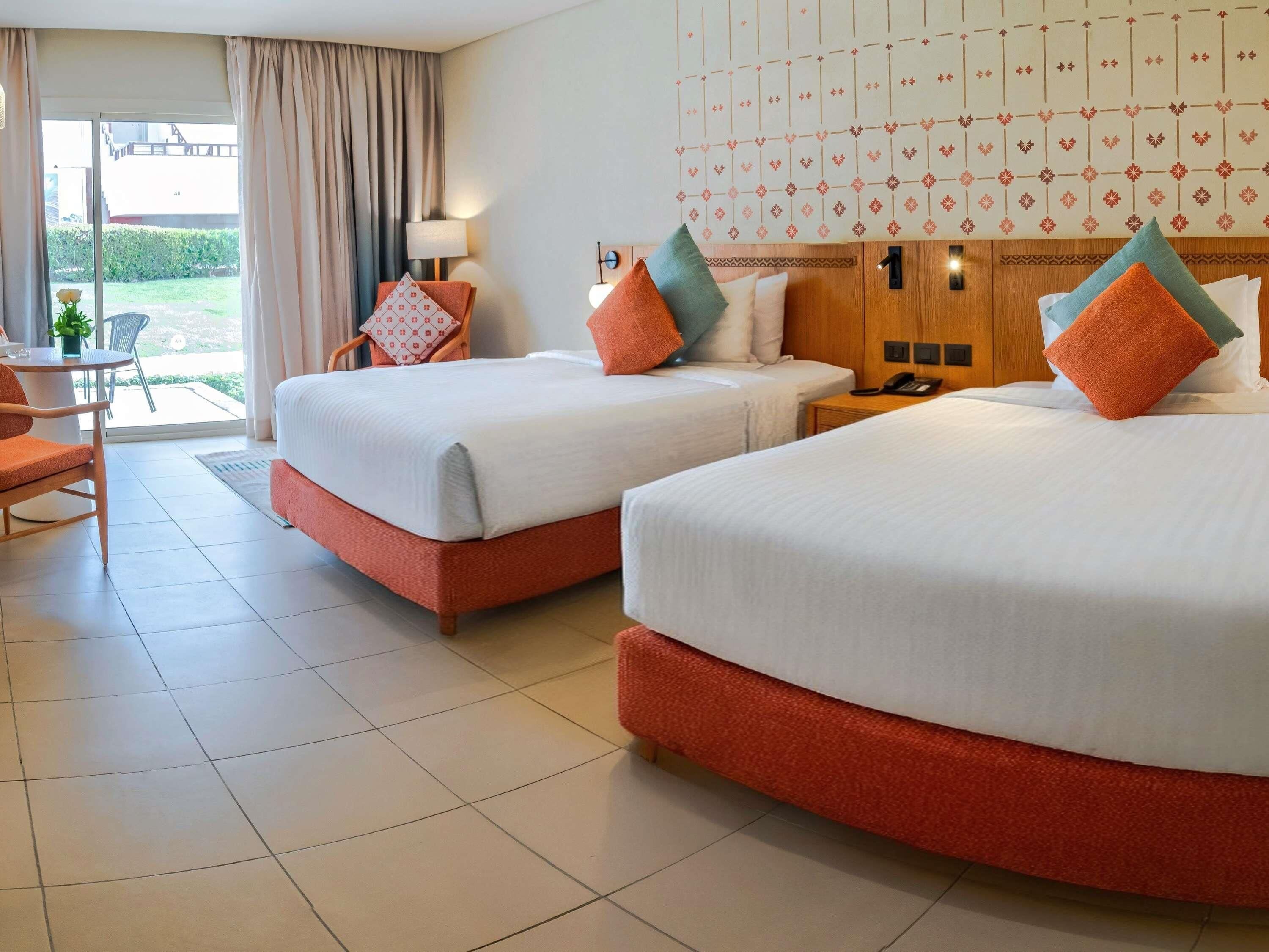 Minibar, värdeförvaringsskåp på rummet och strykjärn/strykbräda