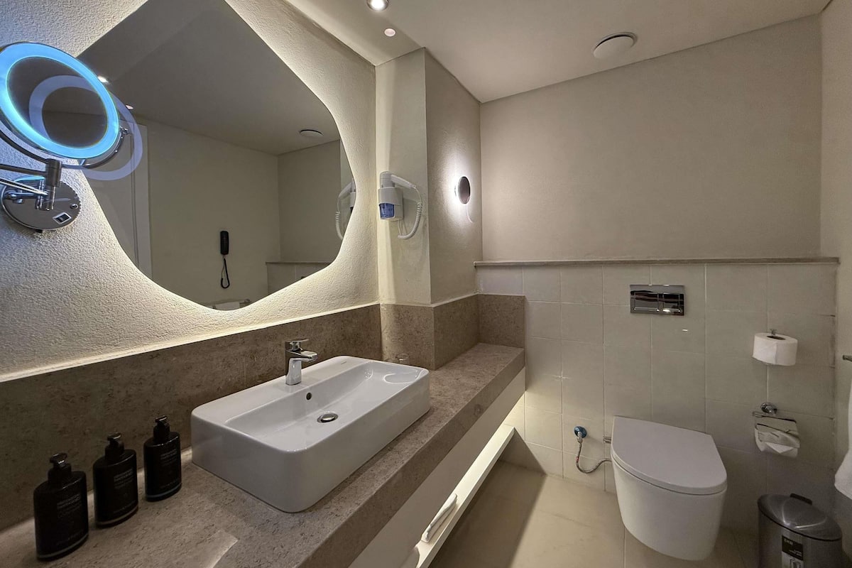 1 habitación, minibar y caja de seguridad en la habitación