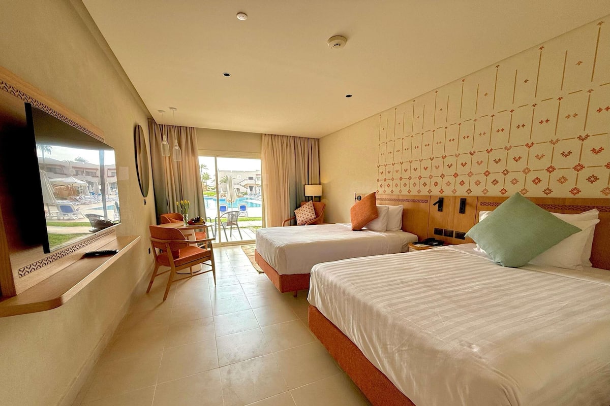 Minibar, värdeförvaringsskåp på rummet och strykjärn/strykbräda