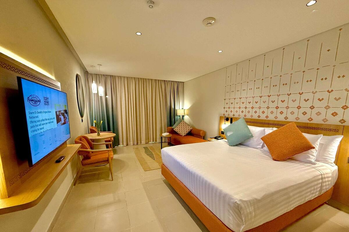 Minibar, in-room safe, iron/ironing board, free WiFi