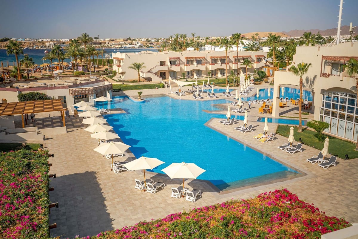 Minibar, in-room safe, iron/ironing board, free WiFi