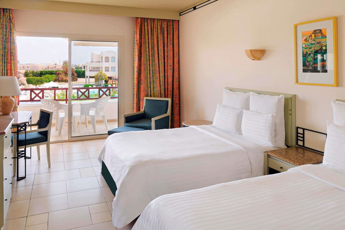 Minibar, in-room safe, iron/ironing board, free WiFi