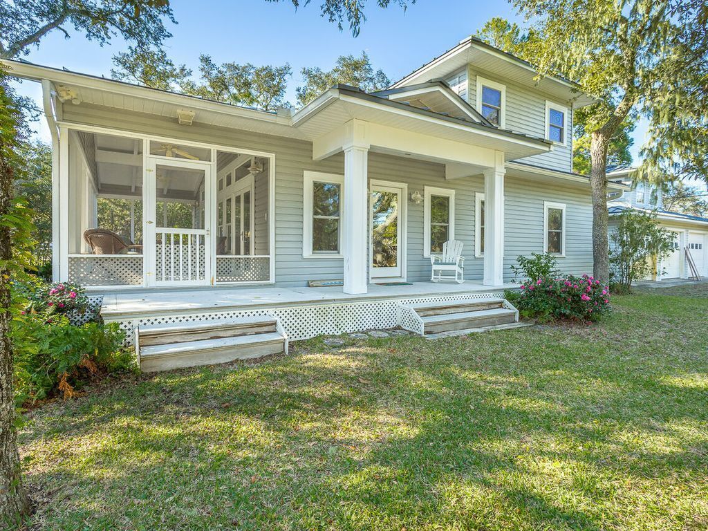 Ladderville Guest House on "old" St. Teresa Beach