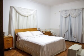 4 slaapkamers, een bureau, gratis wifi