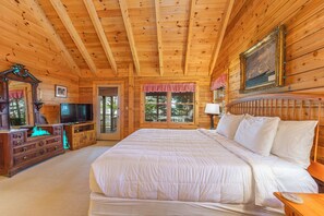 3 habitaciones, escritorio, tabla de planchar con plancha y wifi gratis