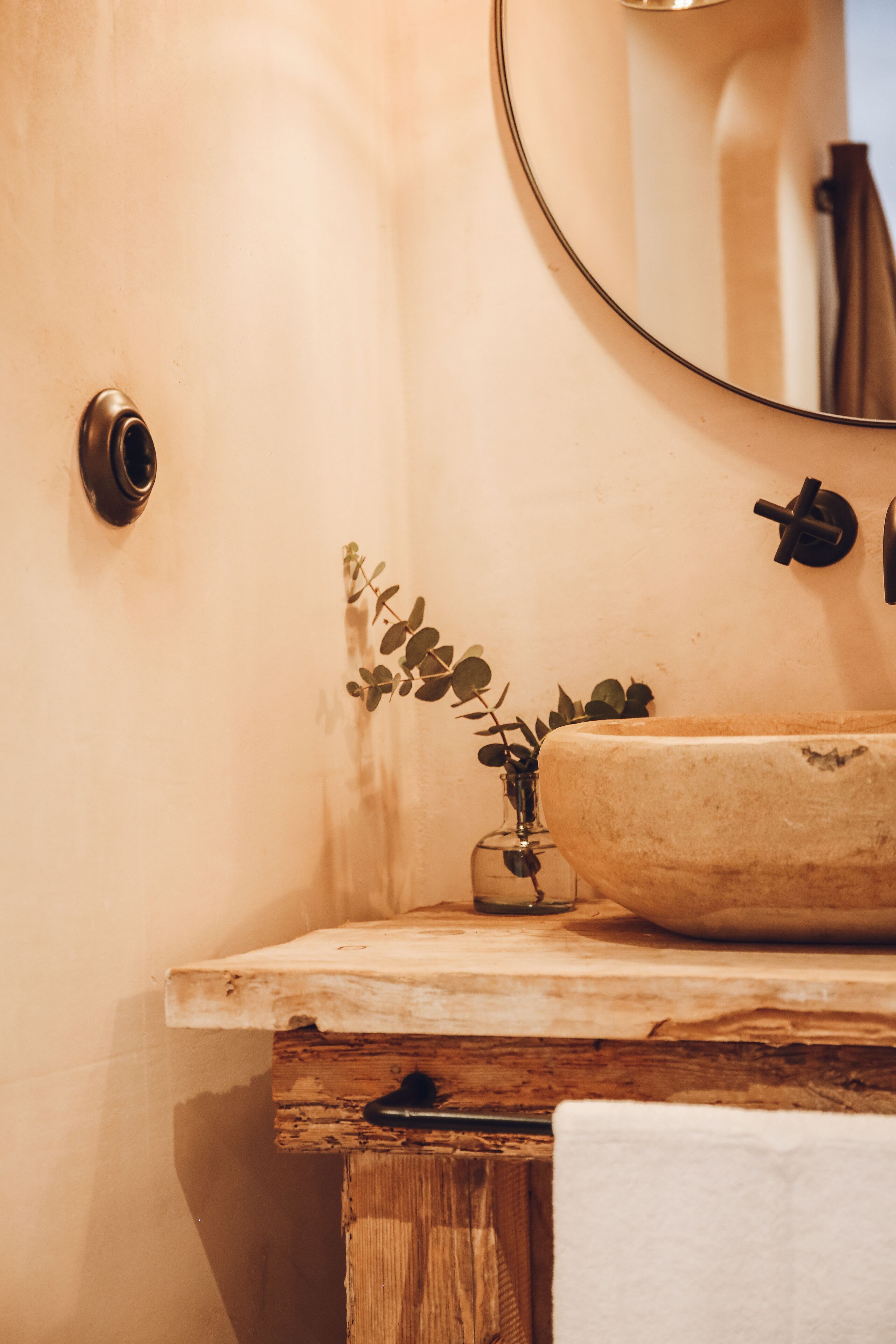 family room, sea view (batonga) | bathroom | shower, hair dryer, bathrobes, towels