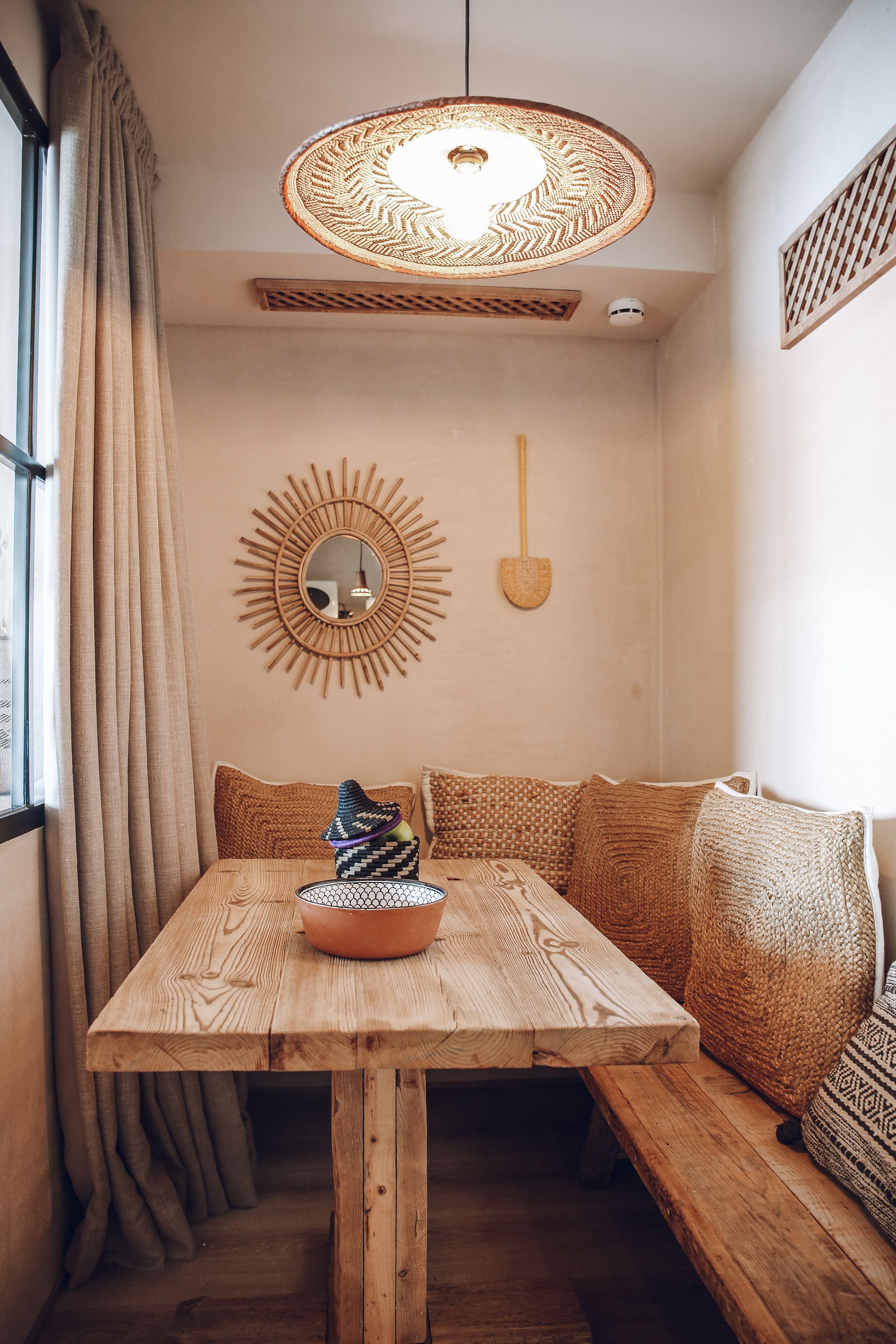 family room, sea view (batonga) | in-room dining