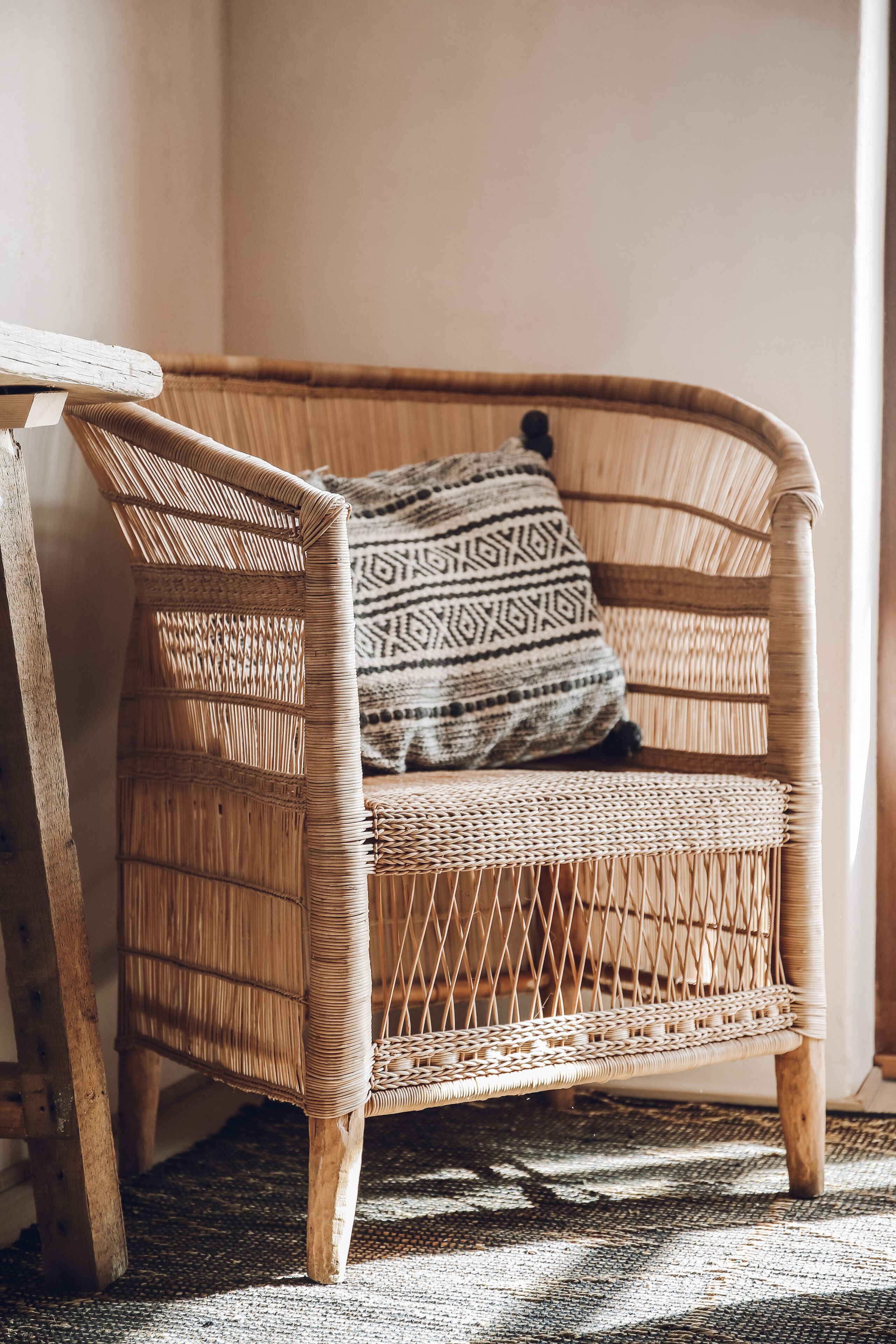 family room, sea view (batonga) | living area | smart tv