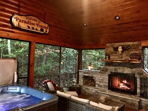 Interior - Amazing million dollar Mountain View’s! Hot tub, fire pit ,game room. (Blue Ridge)
