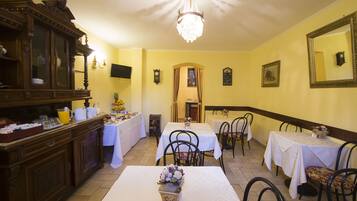 Daily buffet breakfast (EUR 7 per person)