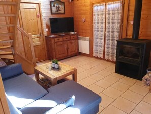 Interior - Chalet "La Palette" with Wifi in nature on a plot of 11 ares (Champdray)