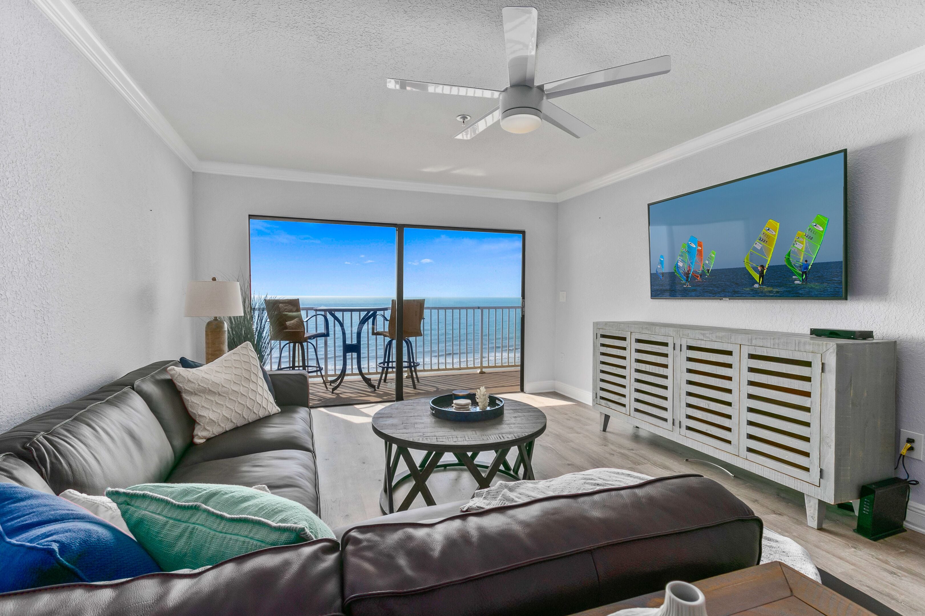 PRIME UNIT 4TH FLOOR 3/2 NEW FULLY RENOVATED IN SEAGATE BEACHFRONT CONDO