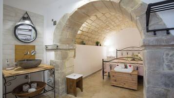 Dusche, Haartrockner, Bidet, HandtĂŒcher