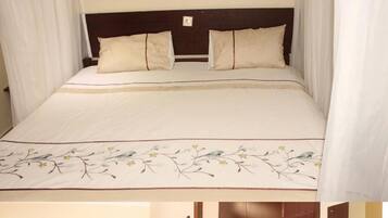 Desk, iron/ironing board, free WiFi, bed sheets