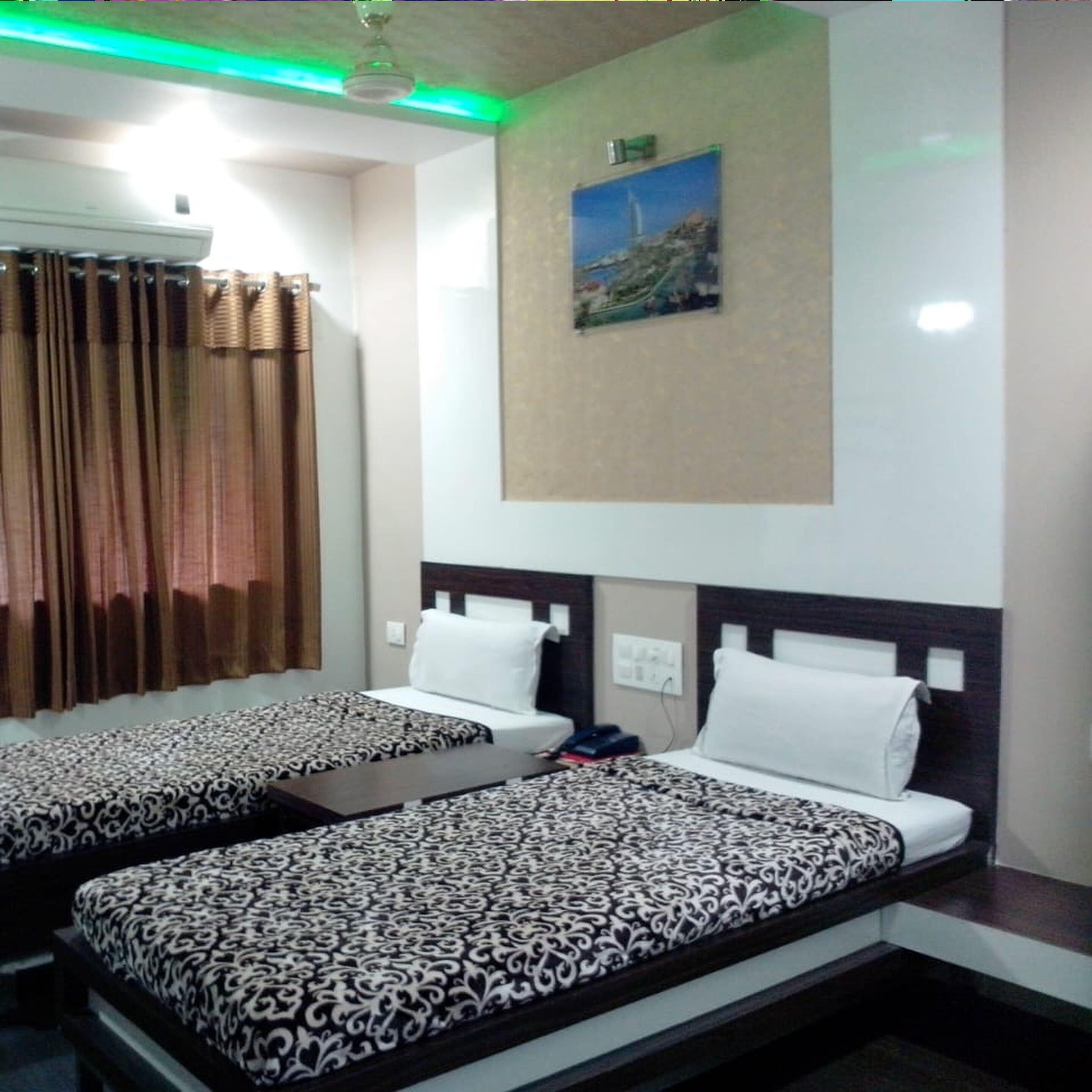 Anti alerjik yatak takımı, ayrı ayrı dekore edilmiş, ayrı ayrı döşenmiş 