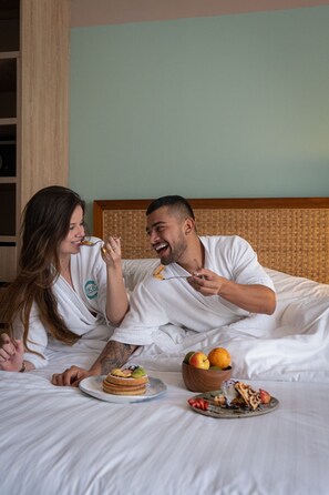 Standard Double Room | Premium bedding, down duvets, in-room safe, desk - FR Hotel (Ibagué)