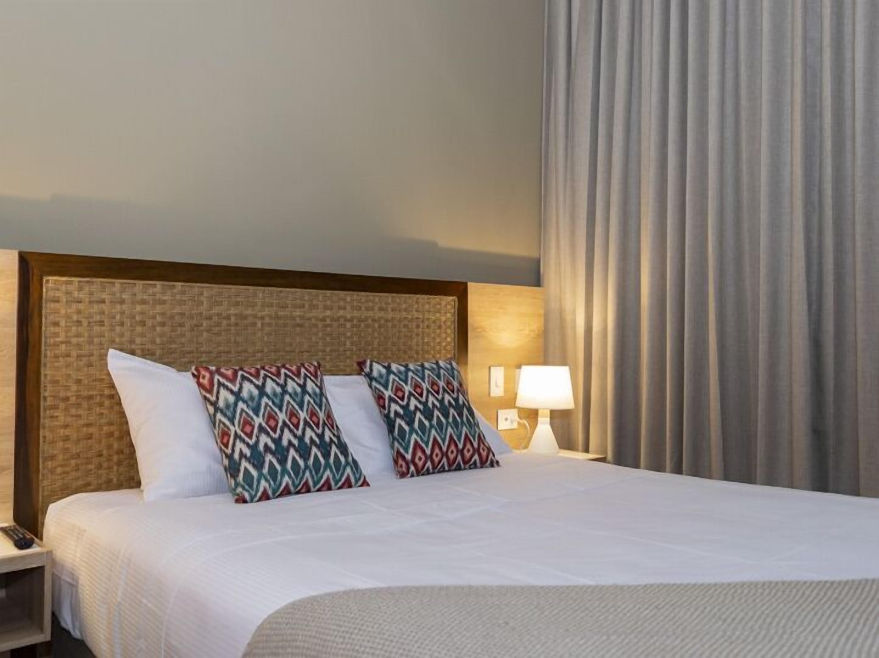 Premium bedding, down comforters, in-room safe, desk