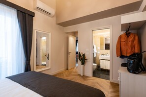 Apartamento standard, 2 quartos, 2 banheiros | Roupas de cama premium, cofres nos quartos, individualmente decorados