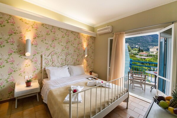 客室ごとに異なる装飾、防音設備、WiFi (無料)、ベッドシーツ