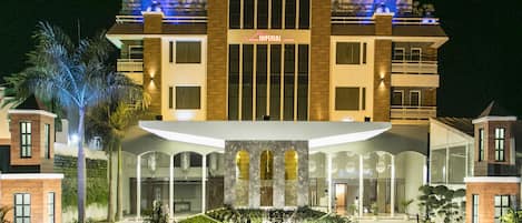 Façade de lâhĂ©bergement - soirĂ©e/nuit