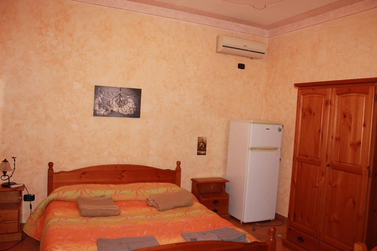 Double or Twin Room, Accessible | Blackout curtains, free cots/infant beds, free WiFi, bed sheets