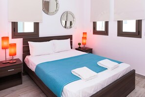 3 bedrooms, iron/ironing board, Internet, bed sheets