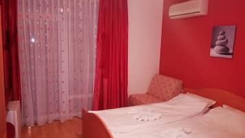 Studio Deluks | Setrika/meja setrika, Wi-Fi gratis, dan seprai linen