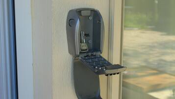 1 slaapkamer, een strijkplank/strijkijzer, reisbedje, gratis wifi