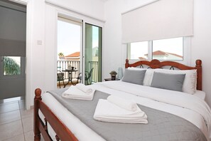 2 bedrooms, iron/ironing board, Internet, bed sheets - VILLA SUMMER - 2BED WALKING DISTANCE TO AYIA TRIADA BEACH (Paralimni)