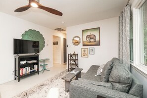 Smart TV, books, stereo