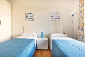 Iron/ironing board